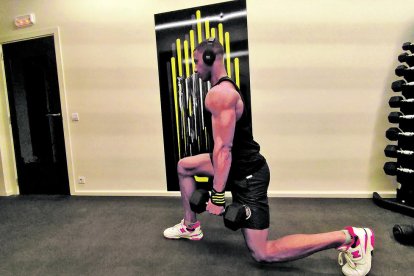 3) Lunge amb manuelles