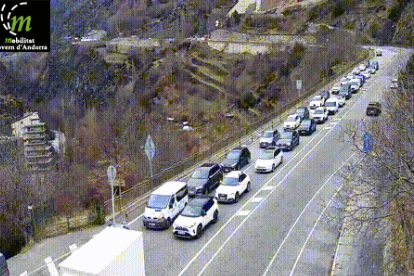 Cues a l'entrada d'Encamp de baixada