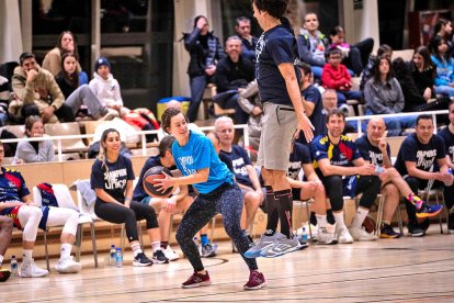 Núria Segués, de Concòrdia, i el cònsol major d'Andorra la Vella, Sergi González.