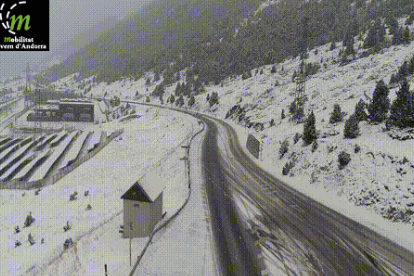 Estat de la carretera al port d'Envalira a les 10.23 hores