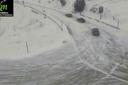 La circulació ha estat tancada al port d'Envalira fins al migdia
