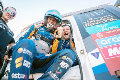 Albert Llovera celebrant amb Margot Llobera.