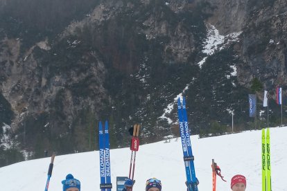 Gina del Rio al podi del Mundial júnior d'esquí