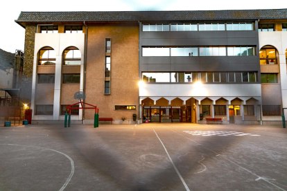 Col·legi francès de Sant Julià.