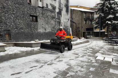 La neu cau a totes les cotes del país