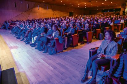 La sala principal del Centre de Congressos, plena ahir en l'acte d'Andorra Endavant.l futur per negociar altres acords amb Brussel·les.