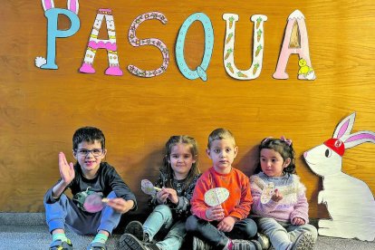 Els més menuts d'Encamp i del Pas de la Casa han gaudit al Llaç d'un munt d'activitats sobre el canvi climàtic, com una recerca d'ous de Pasqua plens d'enigmes i jocs.
