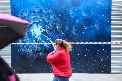 Una de les il·lustracions instal·lades.