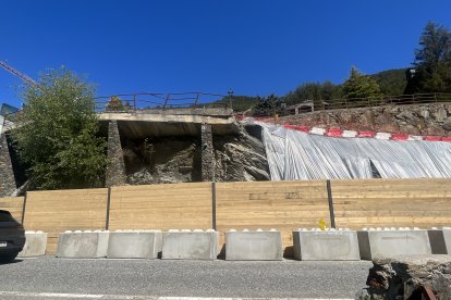 La part de l'esquerra s'haurà d'enderrocar