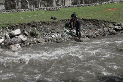 Recerca d'una persona que s'ha precipitat al riu a Escaldes