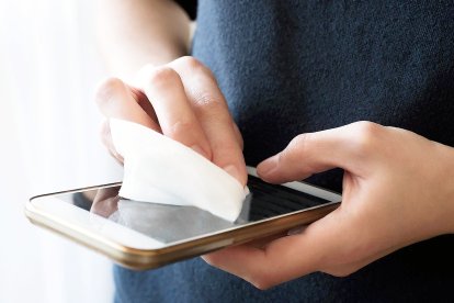 La neteja s'ha de fer amb alcohol isopropílic