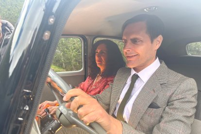 Irina Robles i Manel Piñero al rodatge d’ahir a Ransol.