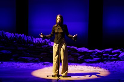 La cantant de les Illes Balears, Maria Jaume, en la seva actuació als XII Premis internacionals Ramon Llull