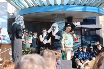 Intervenció del jutge i el fiscal en el judici.