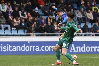 Un instant de l'empat 1-1 contra l'Arenteiro