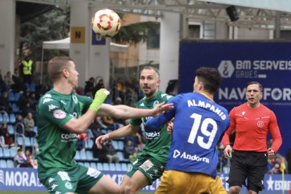 Un instant de l'empat 1-1 contra l'Arenteiro