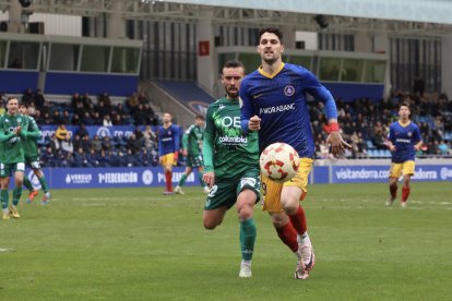 Un instant de l'empat 1-1 contra l'Arenteiro