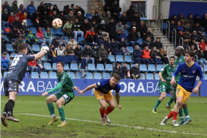 Un instant de l'empat 1-1 contra l'Arenteiro