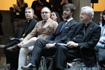 El bisbe coadjutor, Josep Lluís Serrano, el cap de Govern, Xavier Espot, el síndic general, Carles Ensenyat i el Copríncep episcopal, Joan-Enric Vives, en la presentació.