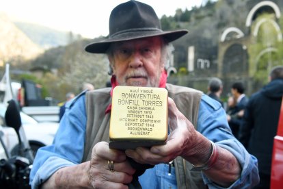 Gunter Denmig amb la llamborda de Bonaventura Bonfill Torres