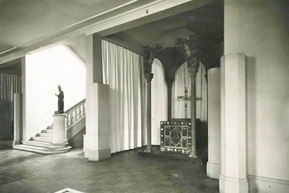 La taula d’altar de Vila al Jeu de Paume de París, en una foto històrica.