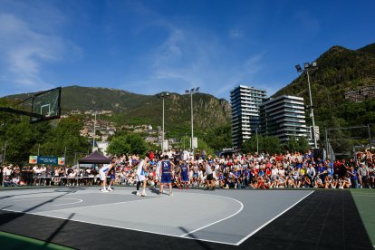 La final de l’equip masculí de 3x3 va portar molta afició i interès per ajudar els andorrans a lluitar per la medalla d’or.