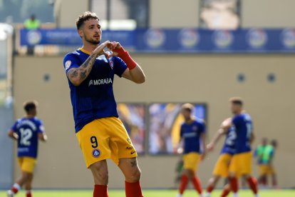 Manu Nieto celebrant el gol.