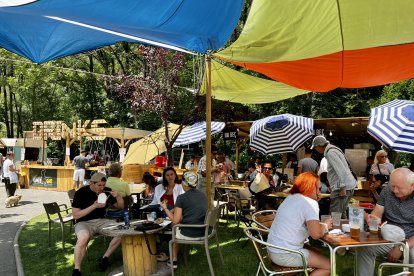 Ambient de la Serenalla Market ahir al migdia.