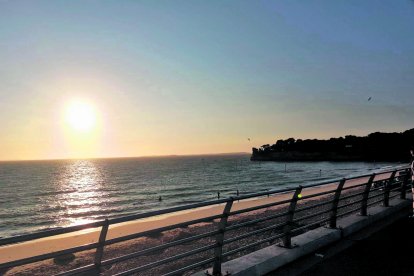 La platja.