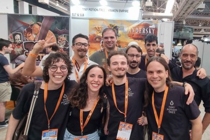 L’equip de ‘Tiny Potion Tree’ a la fira del videojoc catalana.