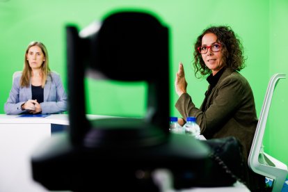 Judith Casal abans de començar l'entrevista al Parlem-ne de Diari TV