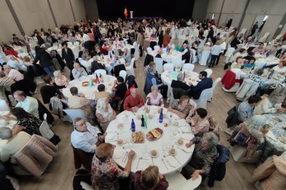Els padrins en el dinar de la festa magna.