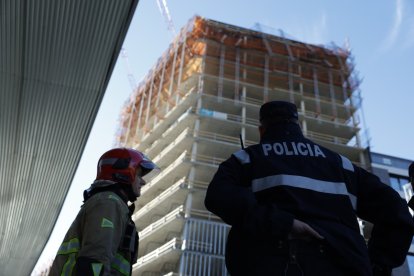 Bombers i policia s'han desplaçat fins al lloc dels fets