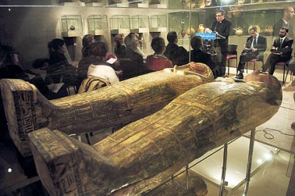 Els sarcòfags egipcis al CAEE.