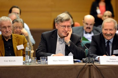 Maresceau, en una taula rodona.