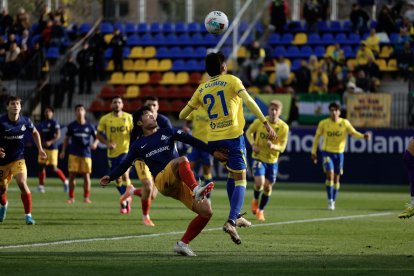 L'FC Andorra no ha pogut superar, tot i els mèrits, al Cadis a Encamp.