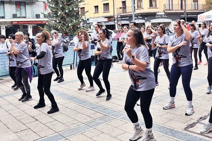 Tercera edició del Zumbathon solidari de la Creu Roja.