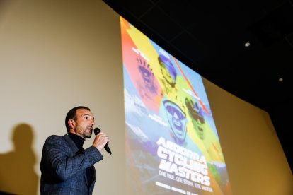 El ministre de Turisme i Comerç, Jordi Torres, abans de la projecció del documental.