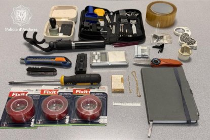 Les eines confiscades per robar als trasters.