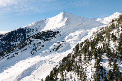 Les estacions de Grandvalira Resorts tanquen un bon pont de la Puríssima