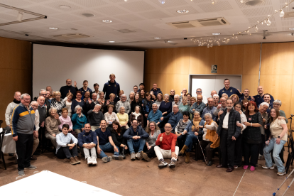 L'staff i equip del MoraBanc amb la gent gran d'Andorra la Vella.