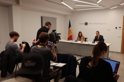 Gili i Alcobé durant la roda de premsa.