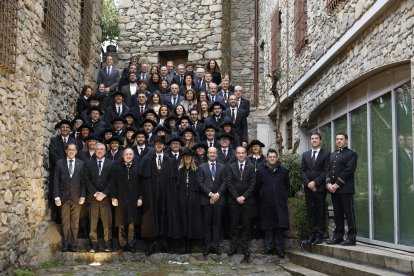 El Govern amb els síndics generals i els consellers a la tradicional fotografia a les escales de Casa de la Vall.