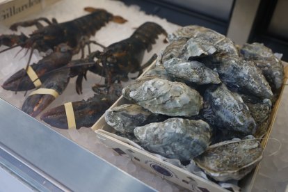 Ostres i marisc fresc, entre les especialitats de la casa.