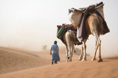 Durant segles, les caravanes de camells van convertir el desert en un espai de connexió i d’intercanvi de cultures.