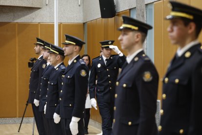 Els agents de la promoció 58 de la policia en la cerimònia de jurament d'avui