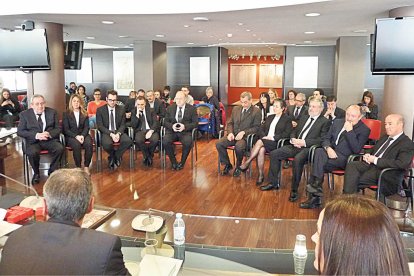 Miquel Naudí Clop, a l’esquerra de la imatge.