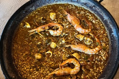 Arròs de marisc i llagostins.