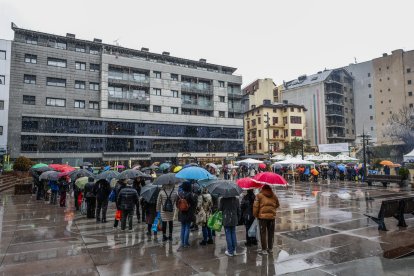 Cues per recollir escudella de Sant Sebastià