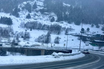 L'estat de la carretera a la Vall d'Incles aquest matí.